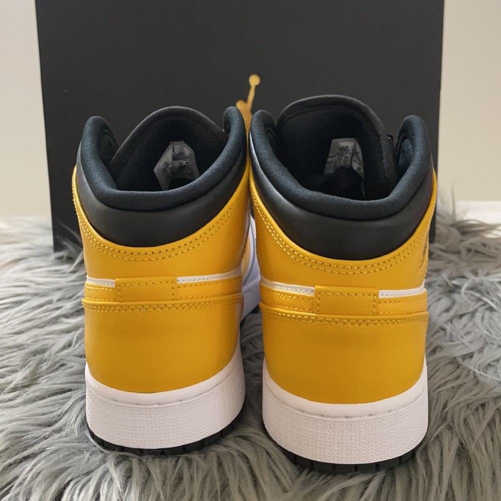 NIB! Nike AIR JORDAN sz 5.5Y - Picture 3 of 6